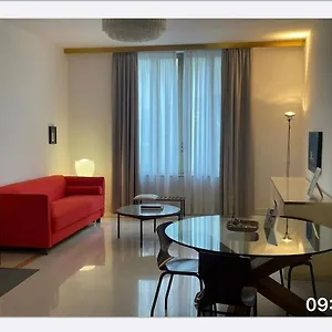 Corso Novara 5 Design , Neapel Italien