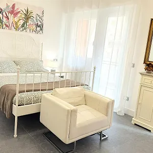  Apartment Trastevere For You... 3 Bedrooms Italy